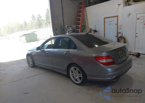 2010 Mercedes-Benz C 350 Sport z USA, uszkodzony, nr VIN WDDGF5GB0AR116142